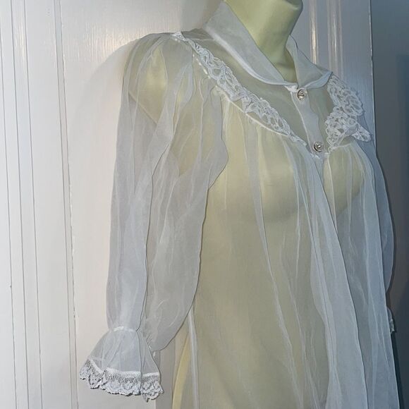 Vtg 60s Charmode sheer white nylon robe with lace neckline - Picture 4 of 9